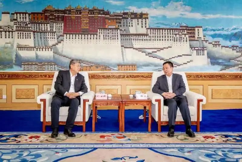 国家能源集团刘国跃拜会西藏自治区！加快推动<a target='_blank' style='color: rgb(23, 81, 153);text-decoration: none;cursor:pointer;' href='https://www.zhaoxny.com/alist/windenerg'>风电</a>、<a target='_blank' style='color: rgb(23, 81, 153);text-decoration: none;cursor:pointer;' href='https://www.zhaoxny.com/alist/solar'>光伏</a>等清洁能源项目开发和新型电力系统建设